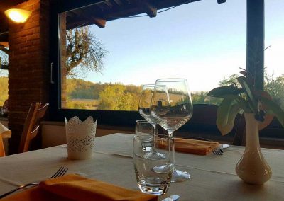 ristorante con vista colline nel monferrato